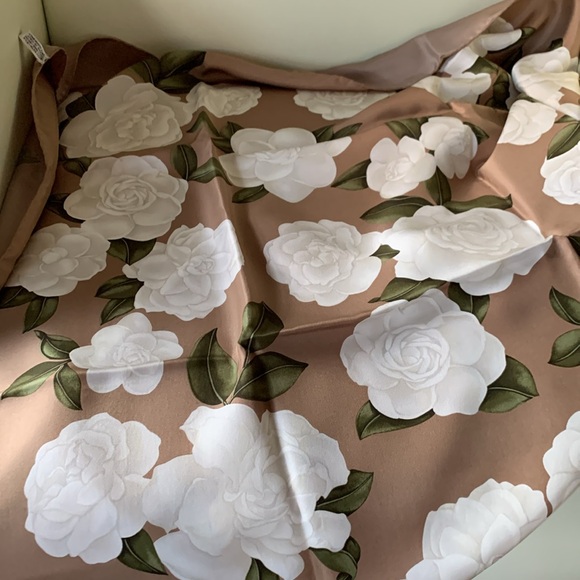 Authentic Chanel Camellia Scarf 90 with Box - Picture 3 of 8